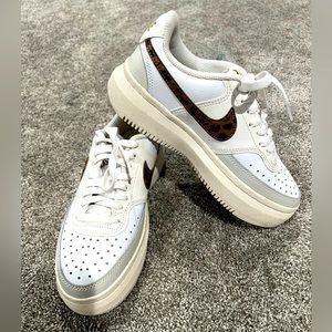 Nike Court Vision Altas Size 7.5 women’s